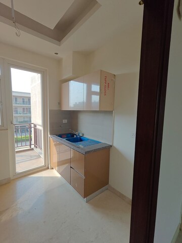 Room in 3 BHK Builder Floor at BPTP Astaire Gardens, Sector 70a – for Rent