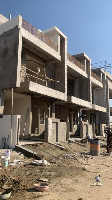 6 BHK Villa – Exterior View View at Mansarovar Extension - for Sale
