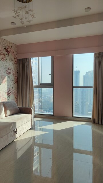 Room in 4 BHK Apartment at Bombay Realty Island City Center, Dadar East – for Rent