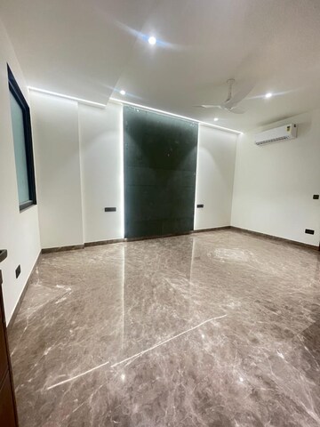 Room in 4 BHK Apartment at Silverglades The Ivy, Sector 28 – for Rent