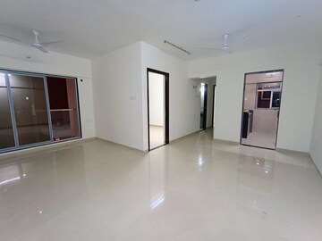 Room in 2 BHK Apartment at Majestic Avighna, Chembur – for Rent