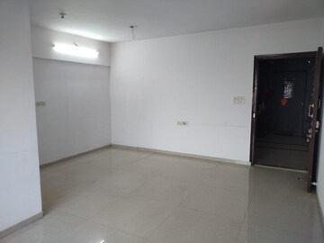 Room in 1 BHK Apartment at Lodha Amara, Kolshet Road – for Sale