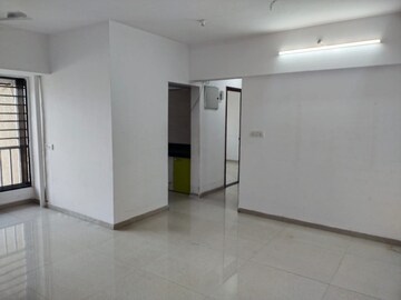 Room in 1 BHK Apartment at Lodha Amara, Kolshet Road – for Sale