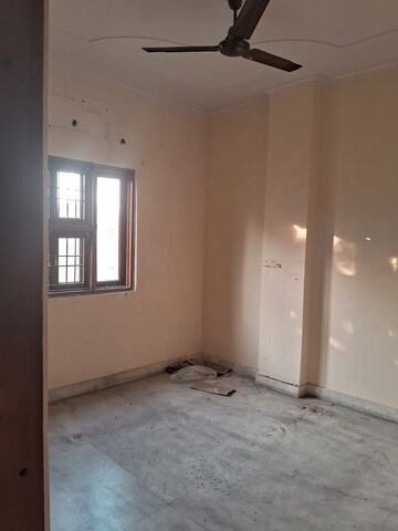 Room in 2.5 BHK Builder Floor at Anand Nagar – for Rent