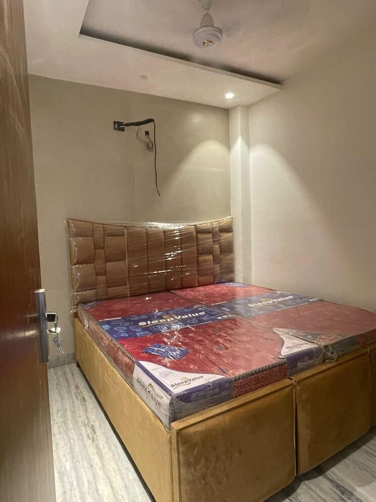Bedroom, dwarka mor 2 Bedroom 75 Sq.Yd. Builder Floor In Dwarka Mor Delhi 7949051