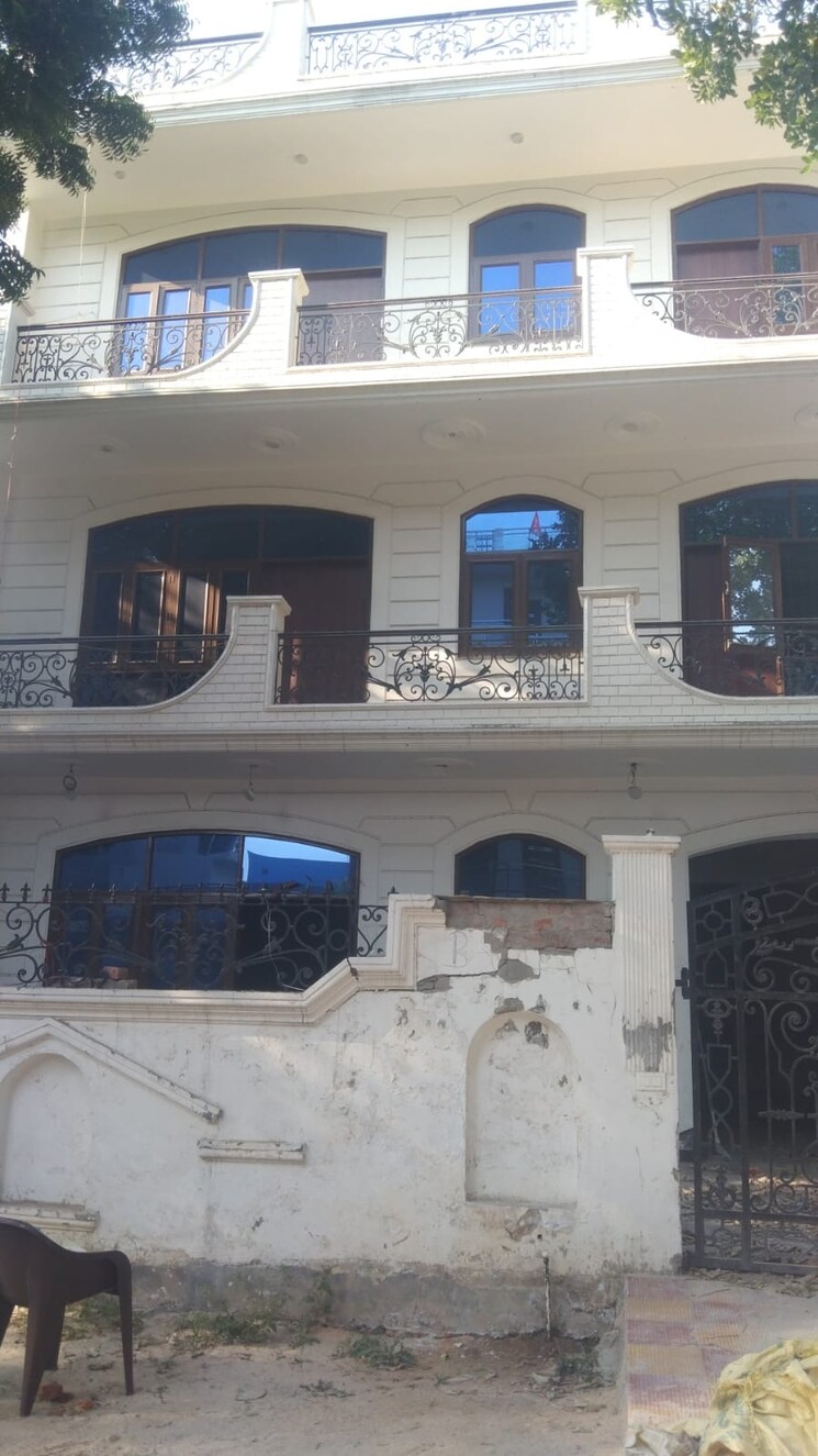 Exterior View, beta ii greater noida 6+ Bedroom 200 Sq.Ft. Independent House In Beta Ii Greater Noida Greater Noida 7949203