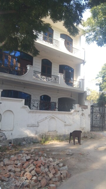 6+ BHK Independent House – Exterior View View at Beta Ii Greater Noida - for Sale