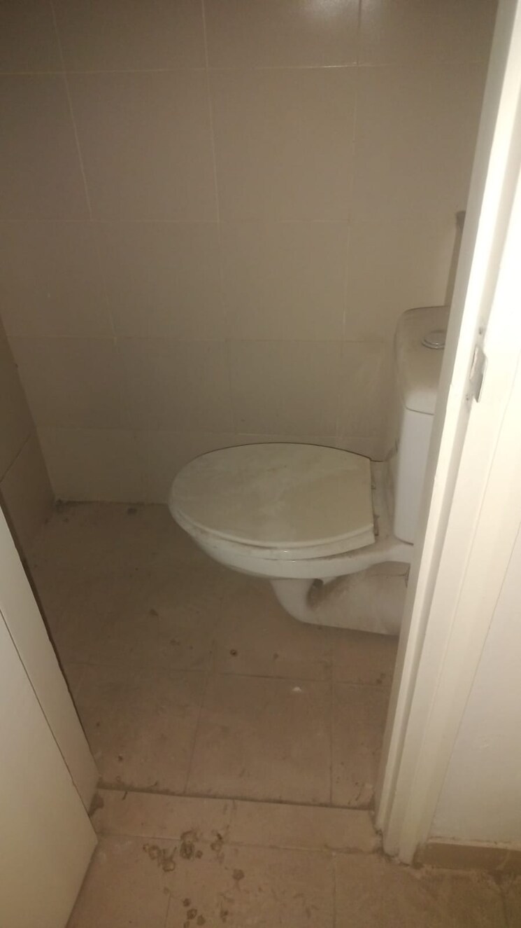 Bathroom, emaar-gurgaon-greens 3 Bedroom 1650 Sq.Ft. Apartment In Sector 102 Gurgaon 7949585