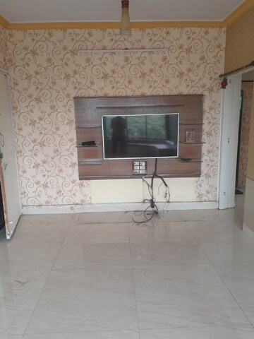 Room in 2 BHK Apartment at Gurukrupa Terrace CHS, Chembur – for Rent