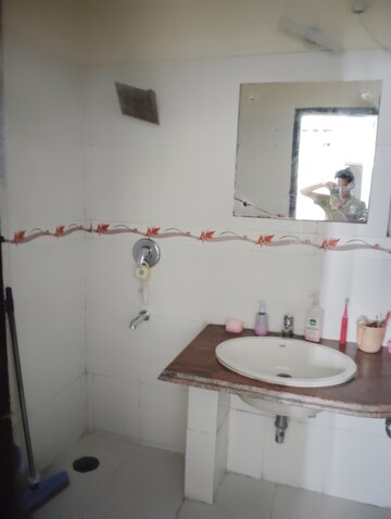 Bathroom in 3 BHK Apartment at JMD Gardens, Sector 33 – for Rent