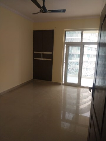 Room in 2 BHK Apartment at Nirala Aspire, Sector 16 Greater Noida – for Sale