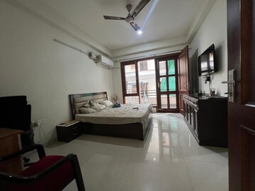 Kitchen in 3 BHK Builder Floor at Green Wood City, Sector 45 – for Rent