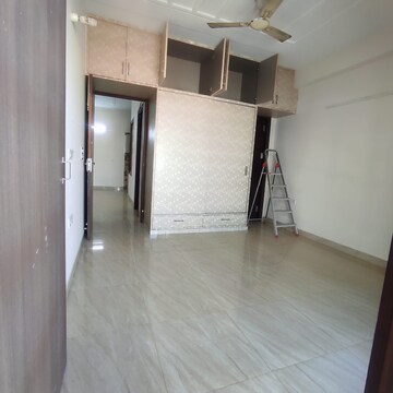 Room in 2 BHK Builder Floor at Sector 45 – for Rent