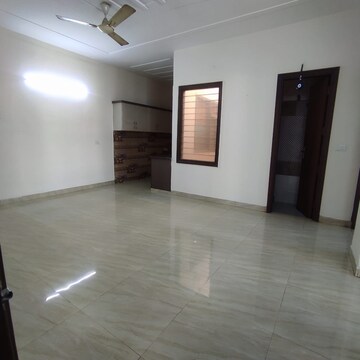 Master Bedroom in 2 BHK Builder Floor at Sector 45 – for Rent
