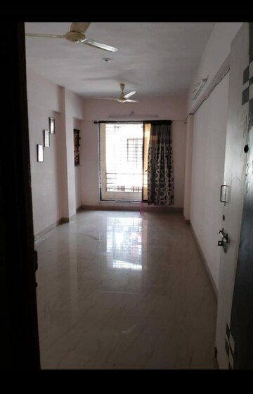 Room in 2 BHK Apartment at SM Pearl, Taloja Sector 23 – for Rent