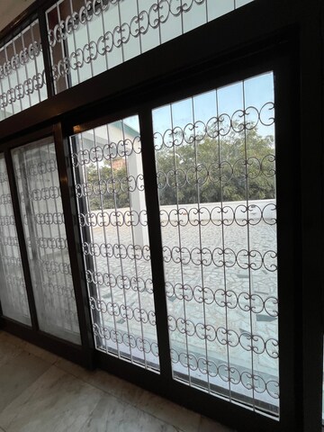 Room in 1 RK Builder Floor at Shanti Niketan – for Rent