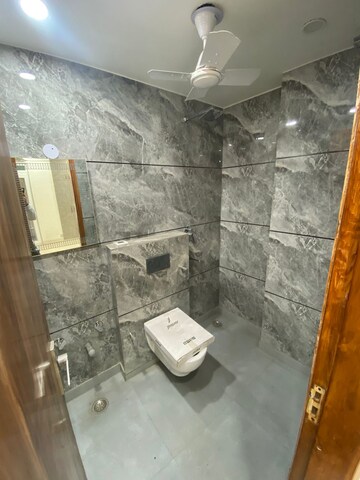 Bathroom in 3 BHK Builder Floor at Ramesh Nagar – for Rent