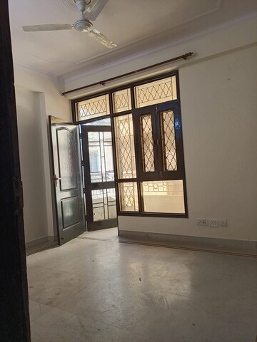 Room in 3 BHK Apartment at Sector 11 Dwarka – for Rent