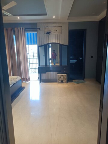 Room in 1.5 BHK Builder Floor at Preet Vihar – for Rent
