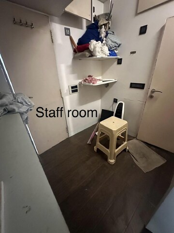Team Area in 4 BHK Apartment at Bandra West – for Rent
