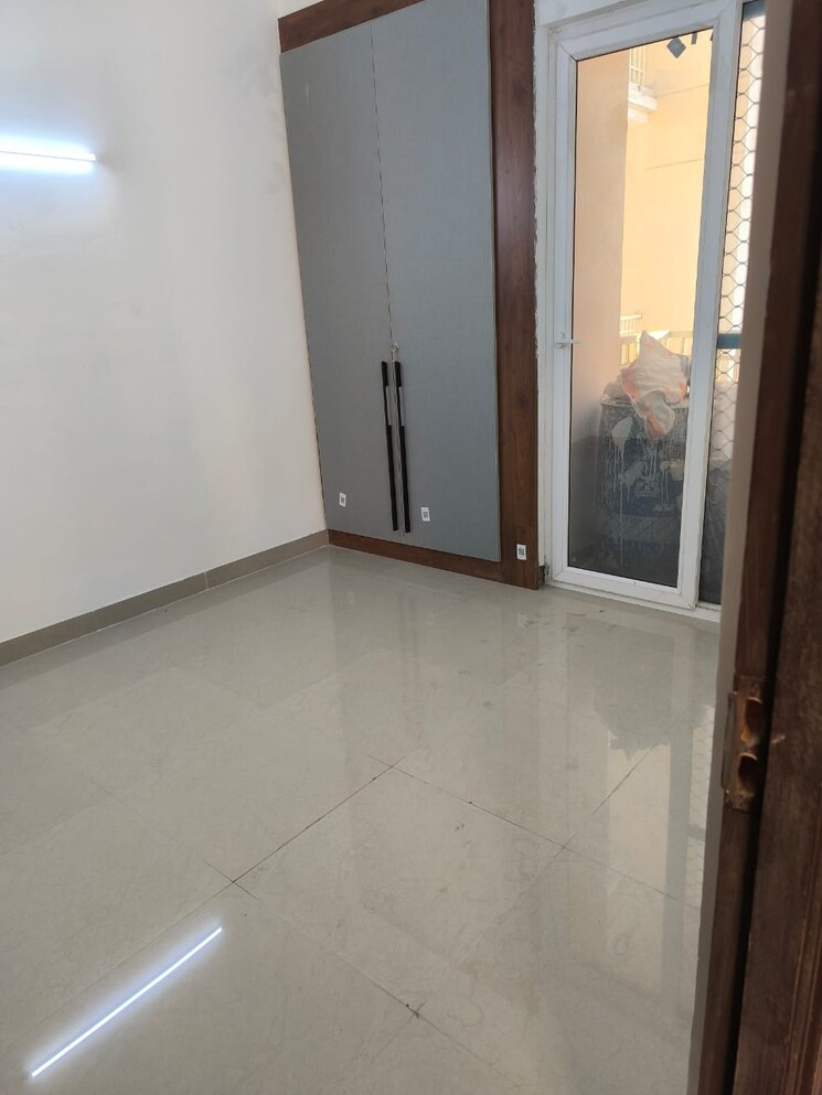 Room, sector 36 6+ Bedroom 400 Sq.Mt. Villa In Sector 36 Noida 7950436