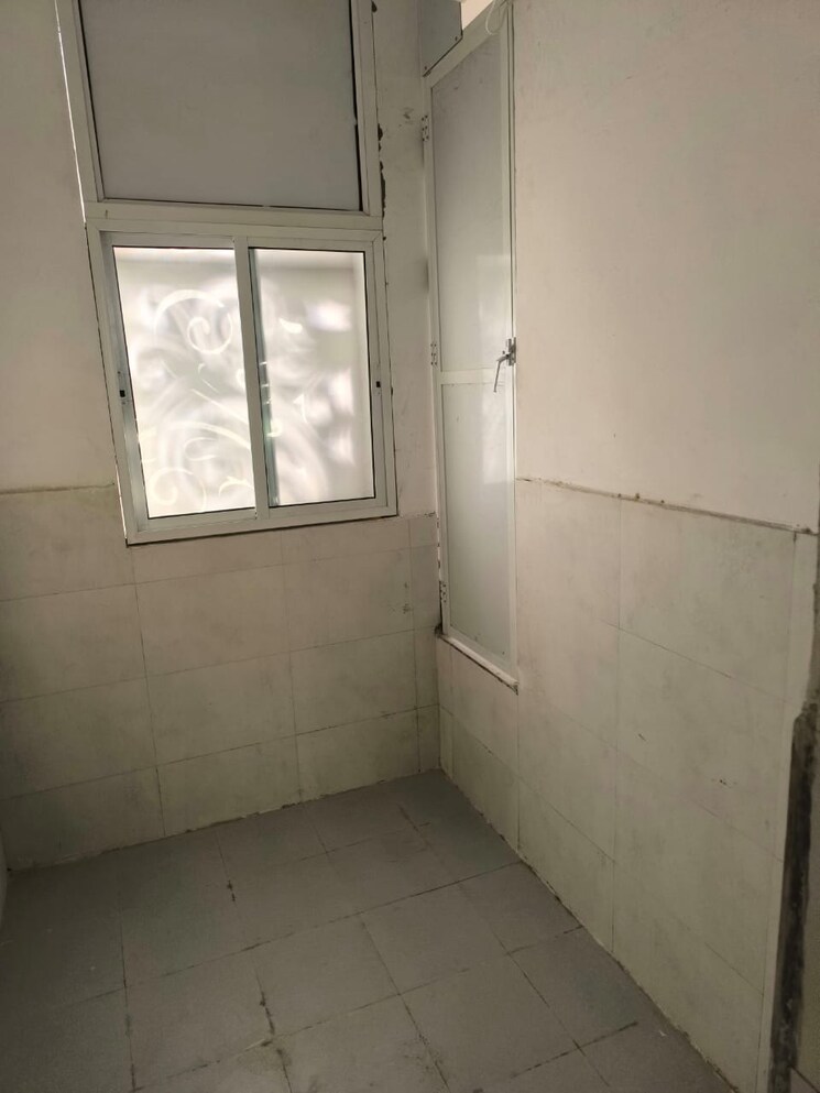 Bathroom, sector 36 6+ Bedroom 400 Sq.Mt. Villa In Sector 36 Noida 7950436