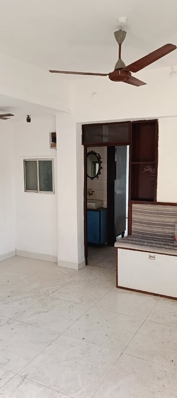  2 BHK Apartment at Khar West – for Rent