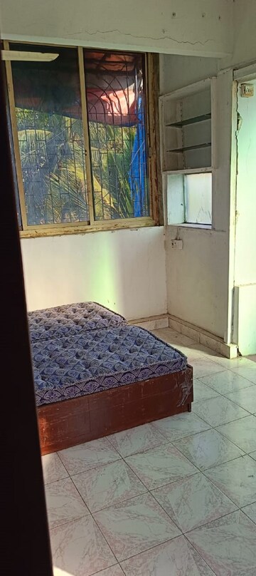 Bedroom in 2 BHK Apartment at Khar West – for Rent