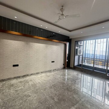Room in 6+ BHK Independent House at Sector 14 – for Sale