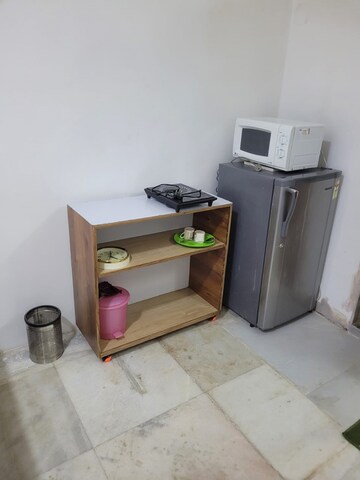 Furnished Amenities in 1 RK Apartment at Bandra West – for Rent