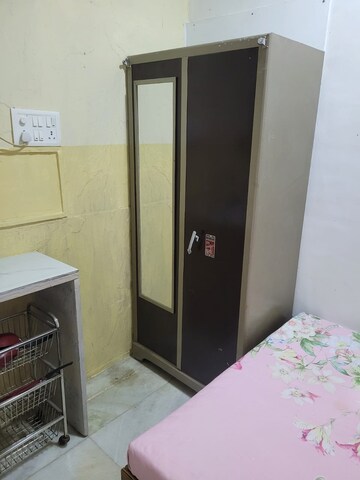 Furnished Amenities in 1 RK Apartment at Bandra West – for Rent