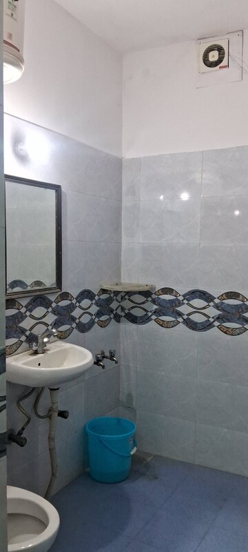 Bathroom in 2 BHK Apartment at Sarita Vihar – for Rent