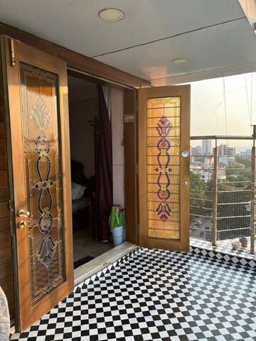 Bedroom in 3 BHK Apartment at Bandra West – for Rent