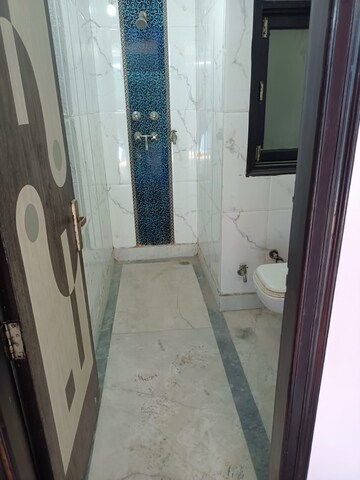 Building Lobby in 3 BHK Builder Floor at Nirman Vihar – for Rent