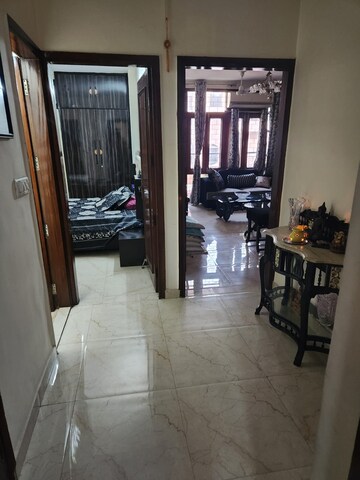 Room in 3 BHK Apartment at Lajpat Nagar I – for Rent