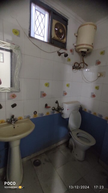 Bathroom in 1 BHK Builder Floor at Vasant Kunj – for Rent