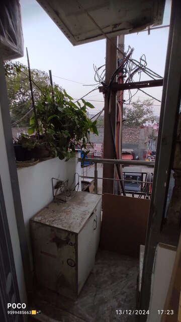 Master Bedroom in 1 BHK Builder Floor at Vasant Kunj – for Rent