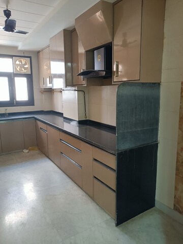 Master Bedroom in 2 BHK Builder Floor at Preet Vihar – for Rent