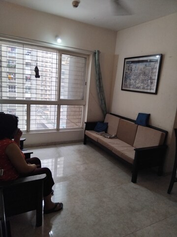 Room in 2 BHK Apartment at Lodha Amara, Kolshet Road – for Rent