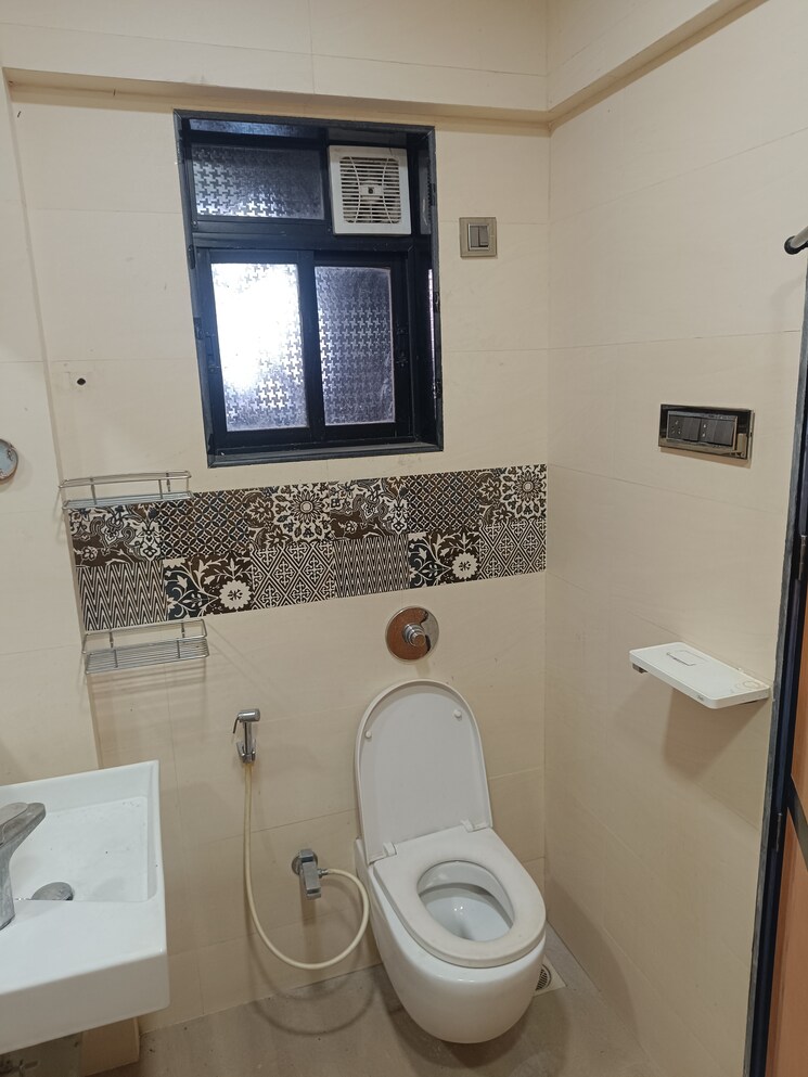 Bathroom, tulsi-sagar 3 Bedroom 1600 Sq.Ft. Apartment In Nerul Navi Mumbai 7950926