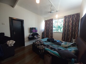 Bedroom in 2 BHK Apartment at Bandra West – for Rent