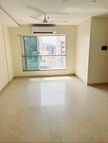 Room in 2 BHK Apartment at Bandra West – for Rent