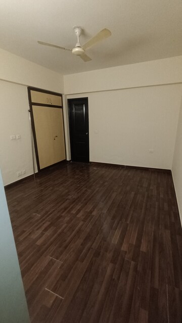 Room in 3 BHK Apartment at Sethi Max Royale, Sector 76 – for Rent