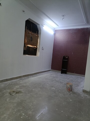 Room in 2.5 BHK Apartment at Mayur Vihar 1 – for Rent