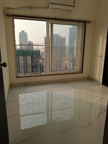 Room in 2 BHK Apartment at Yash Trinity, Dadar West – for Rent