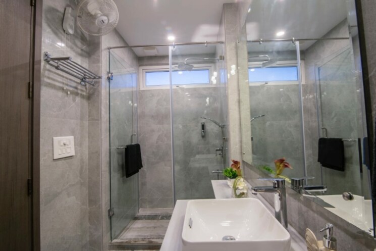Bathroom, unitech-south-city-ii 6 Bedroom 500 Sq.Yd. Builder Floor In Sector 50 Gurgaon 7951009