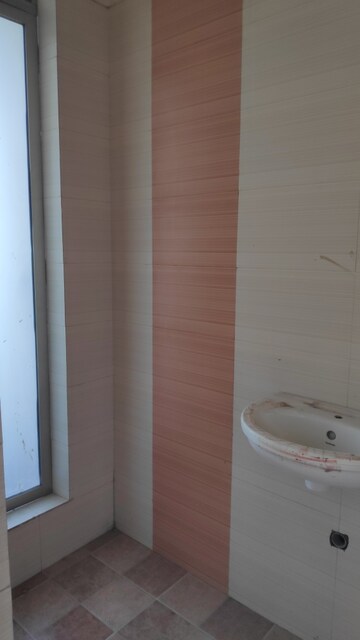 Bathroom in 4 BHK Apartment at Rajesh Raj Grandeur, Powai – for Sale