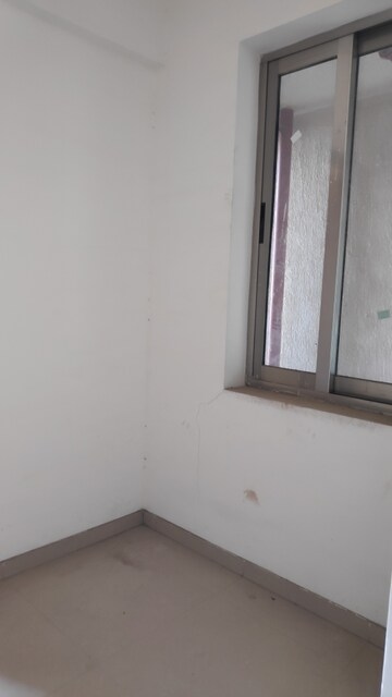 Room in 4 BHK Apartment at Rajesh Raj Grandeur, Powai – for Sale