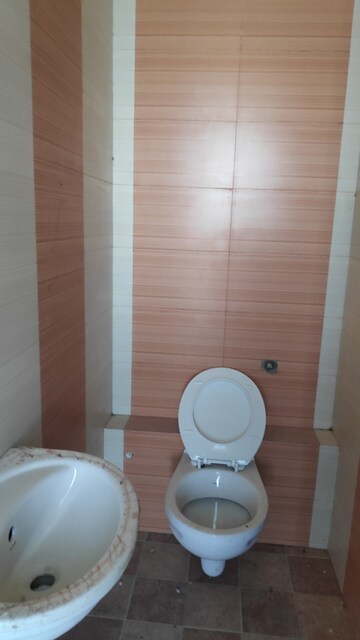 Bathroom in 4 BHK Apartment at Rajesh Raj Grandeur, Powai – for Sale