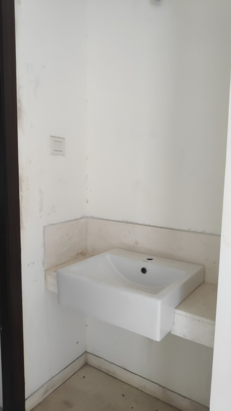 Bathroom, rajesh-raj-grandeur 4 Bedroom 3188 Sq.Ft. Apartment In Powai Mumbai 7951016